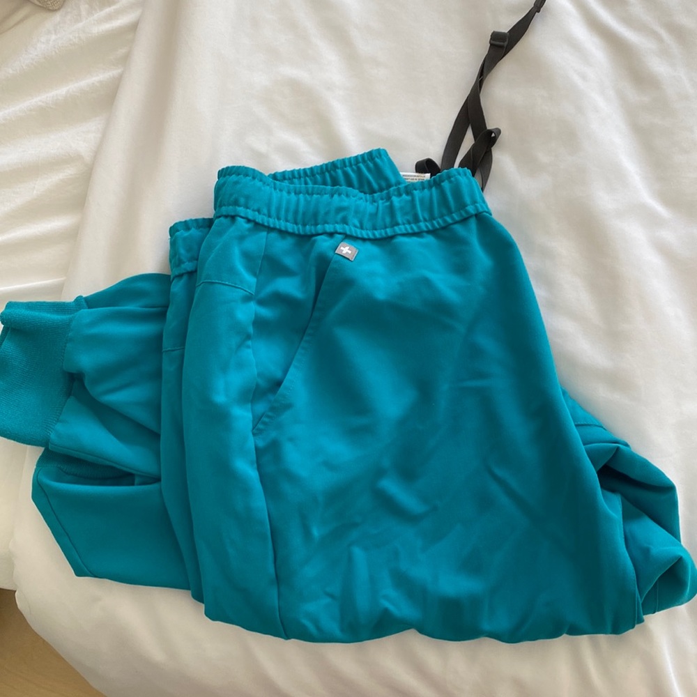 jogger scrubs